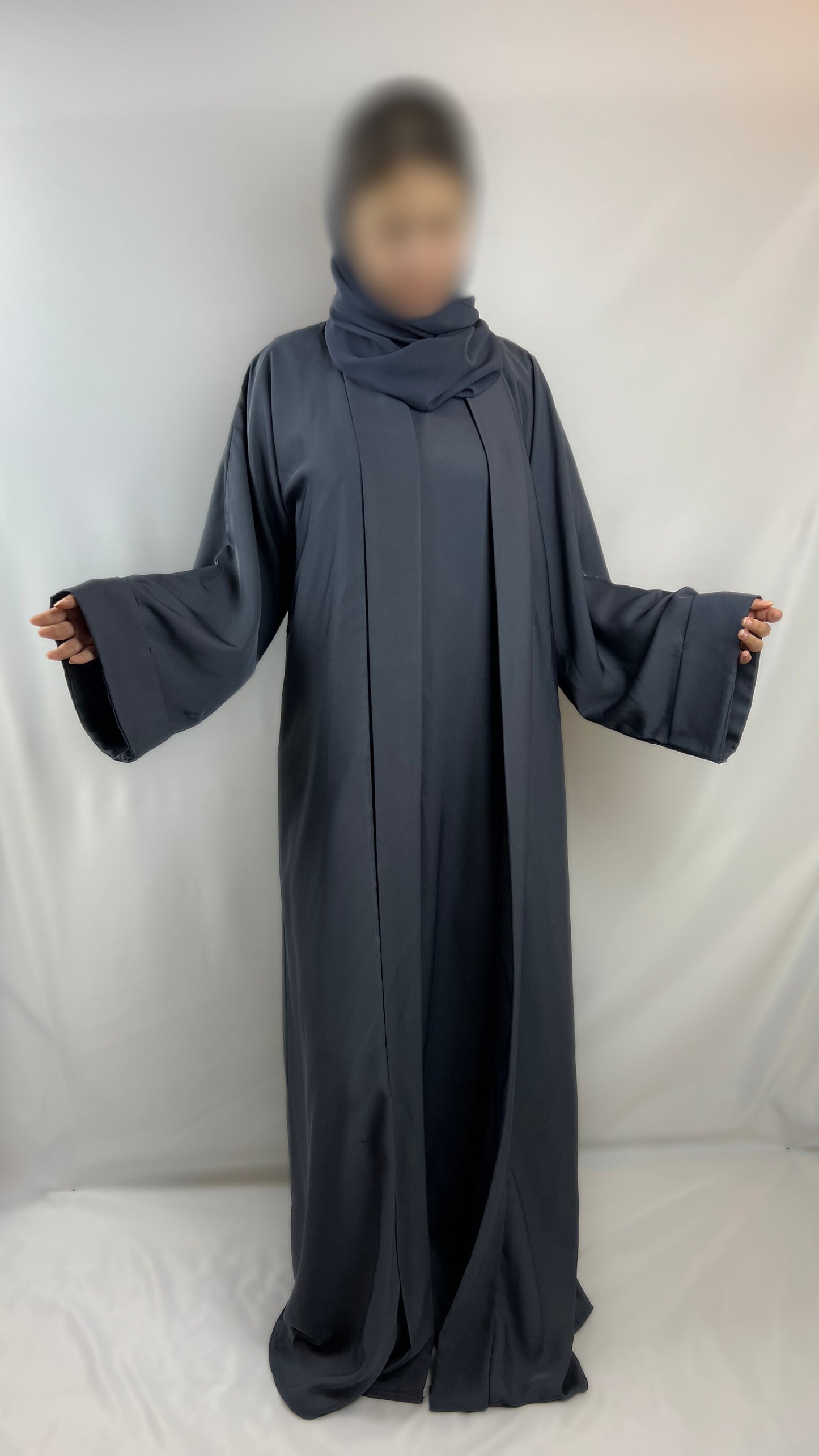Schlichtes Satin-Kimono-Set