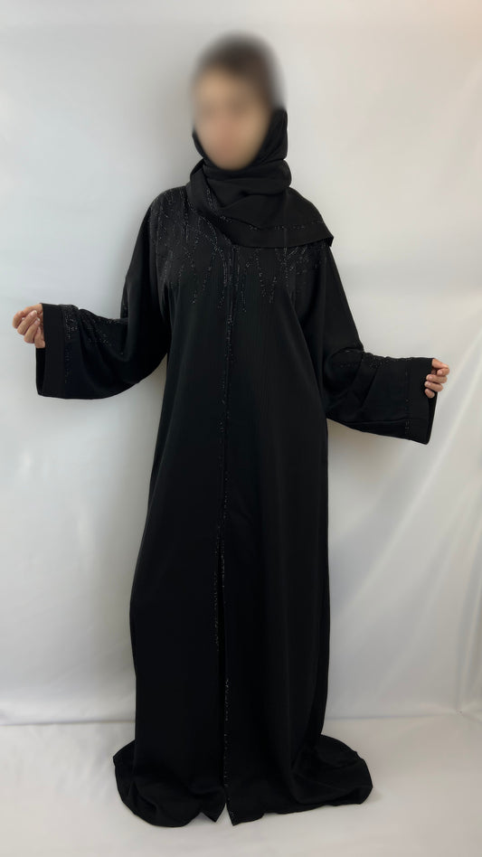 Abaya mit funkelnden Details verziert